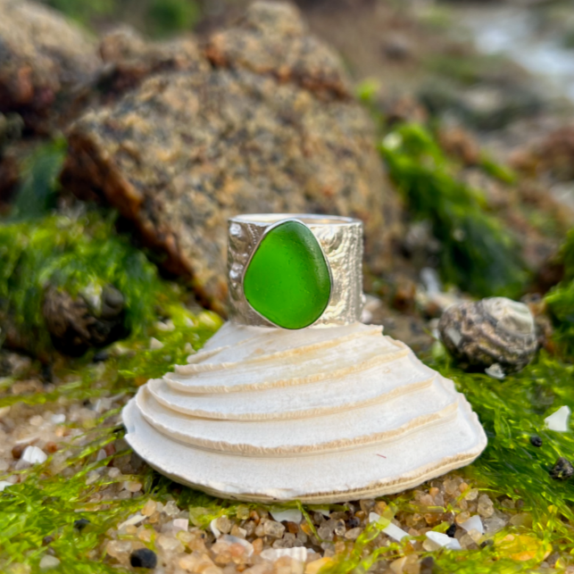Cast silver sea urchin ring band with green sea glass by Mornington Sea Glass. Size 9 or R1/2.