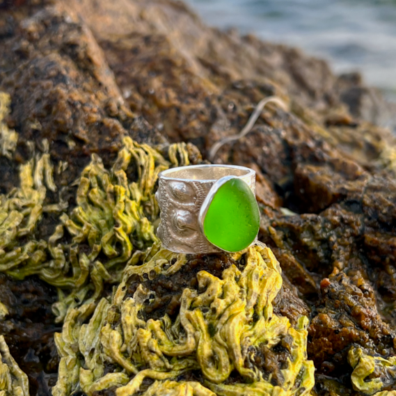 Cast silver sea urchin ring band with green sea glass by Mornington Sea Glass. Size 9 or R1/2.
