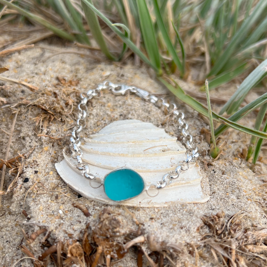 Ocean teal sea glass set in silver bracelet by Mornington Sea Glass. 17cm length with 5cm extension chain.