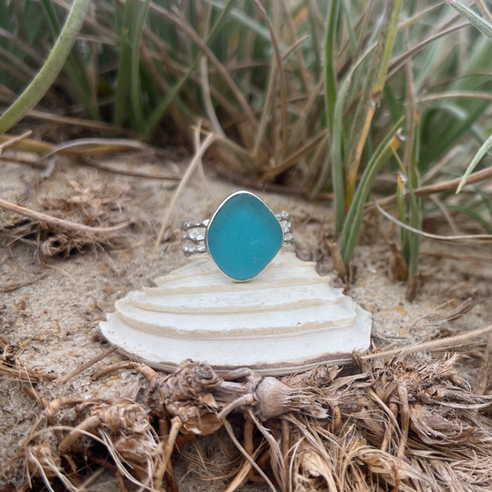 Ocean teal sea glass set in silver organic triple ring band by Mornington Sea Glass. Size 8 1/2
